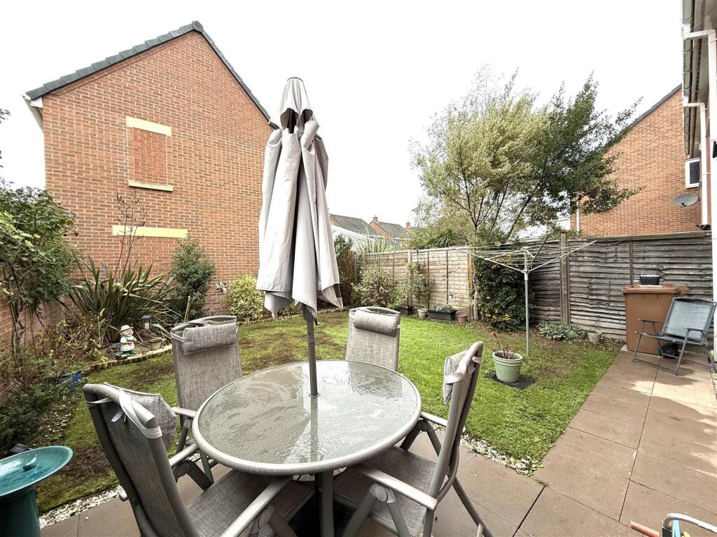 House in Rugeley, Armitage with Handsacre - More