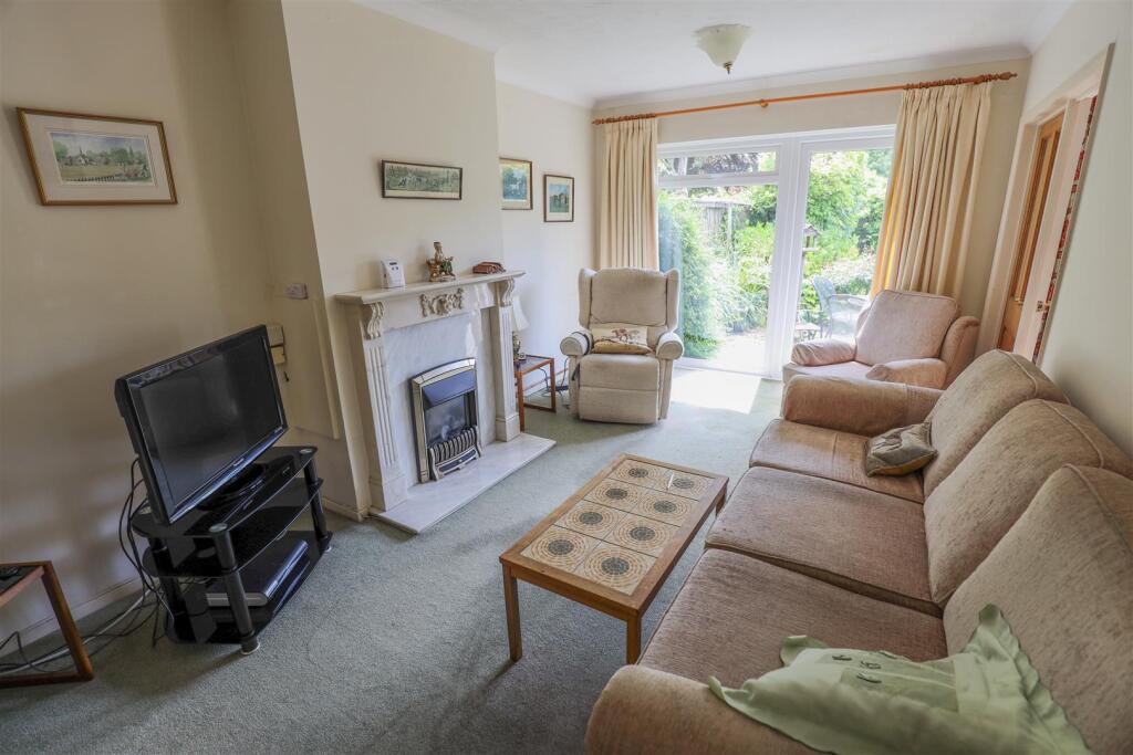 House in Cowbridge, Llanblethian - View 2