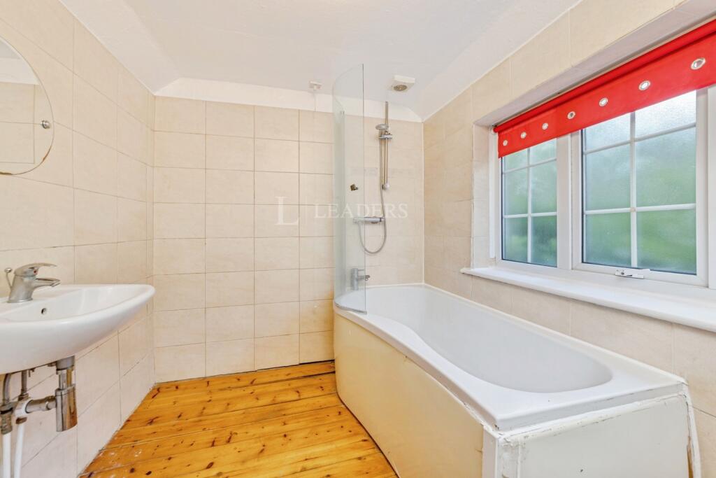House in Reigate and Banstead, Surrey - More