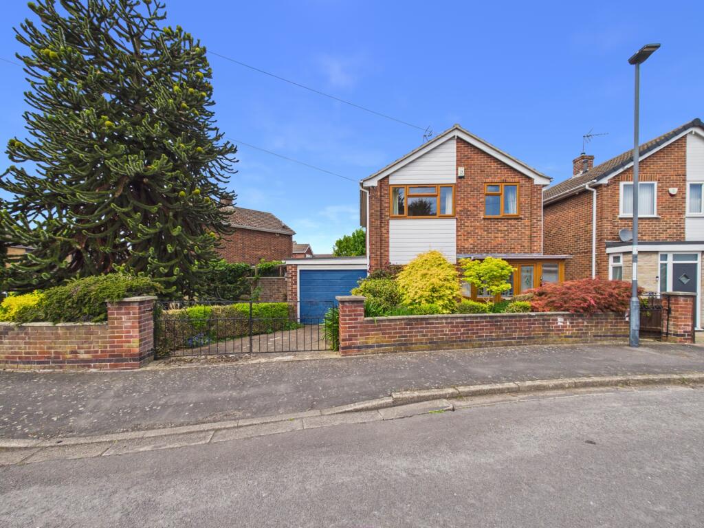 3-bed detached on Avonmouth Drive, Alvaston, £250,000