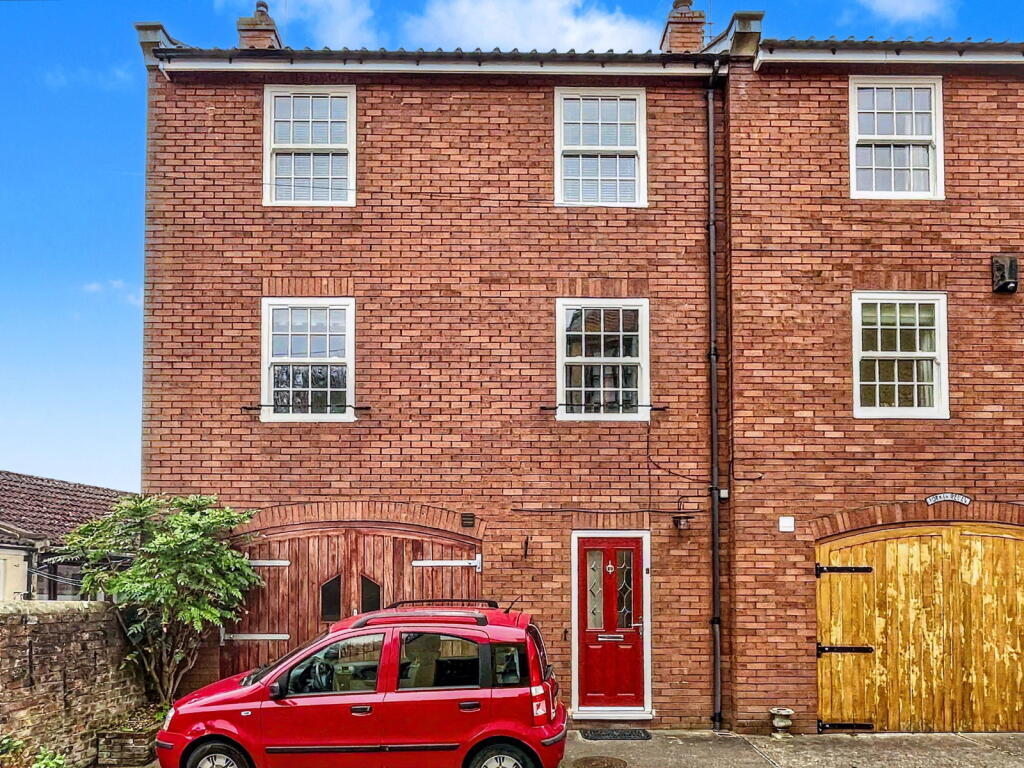 Main image of property: Golden Lion Mews, Stokesley