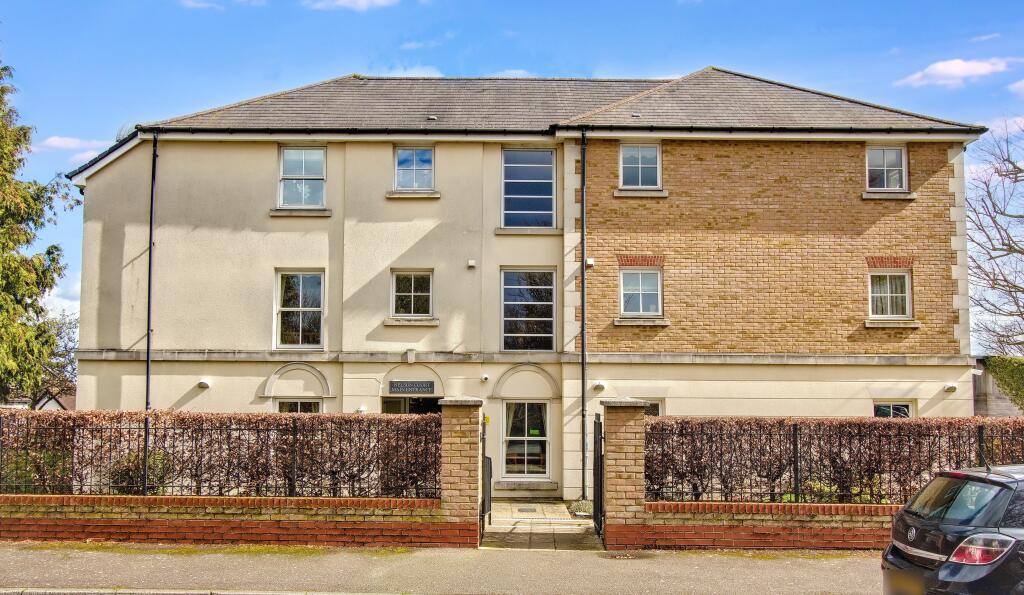 1-bed flat on Flat 46, Nelson Court
Glen View, Gravesend, DA12 1PL, £10,000