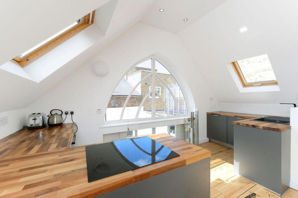 2 bedroom detached house for rent