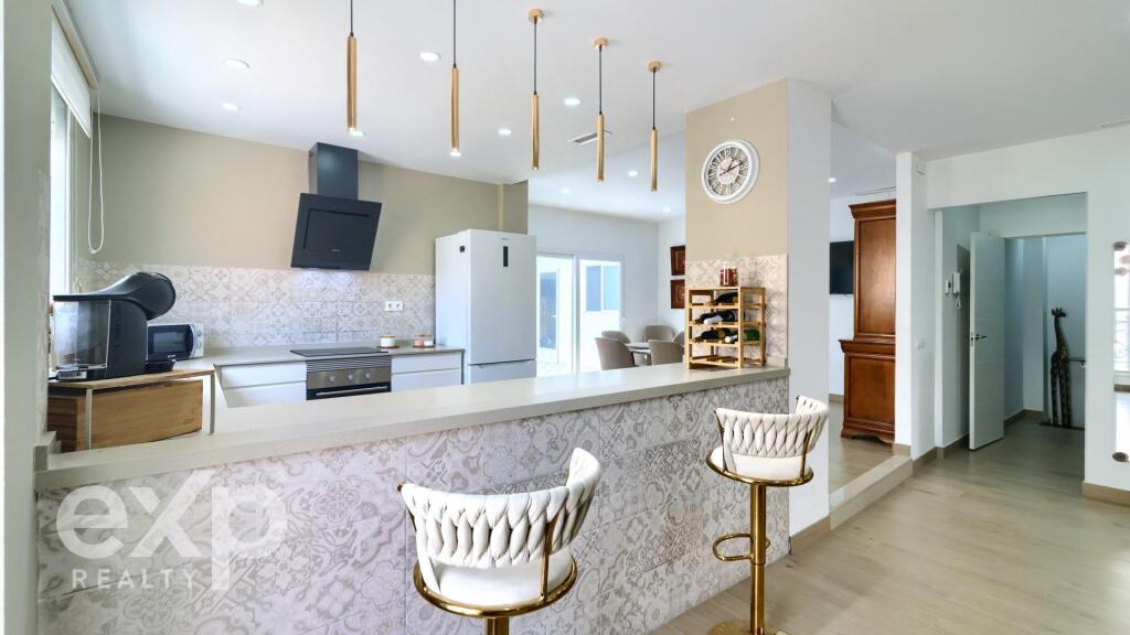 Main image of property: Valencia, Valencia, AlgemesÃ