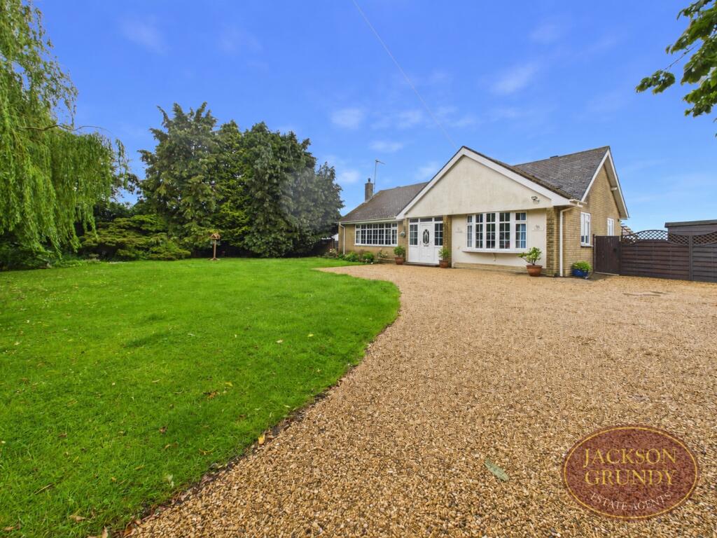 Main image of property: Long Buckby Road, Daventry, NN11 2LT