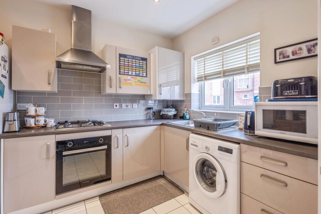 House in Weston-super-Mare, Haywood Village - View 2
