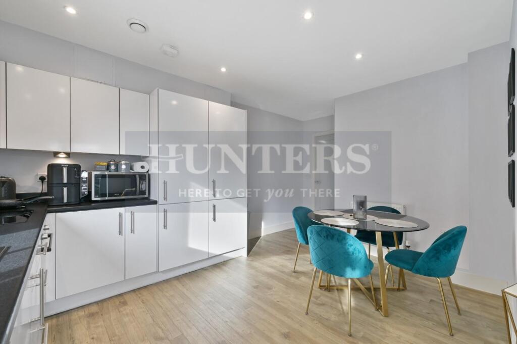 Apartment in London, Worton - View 3