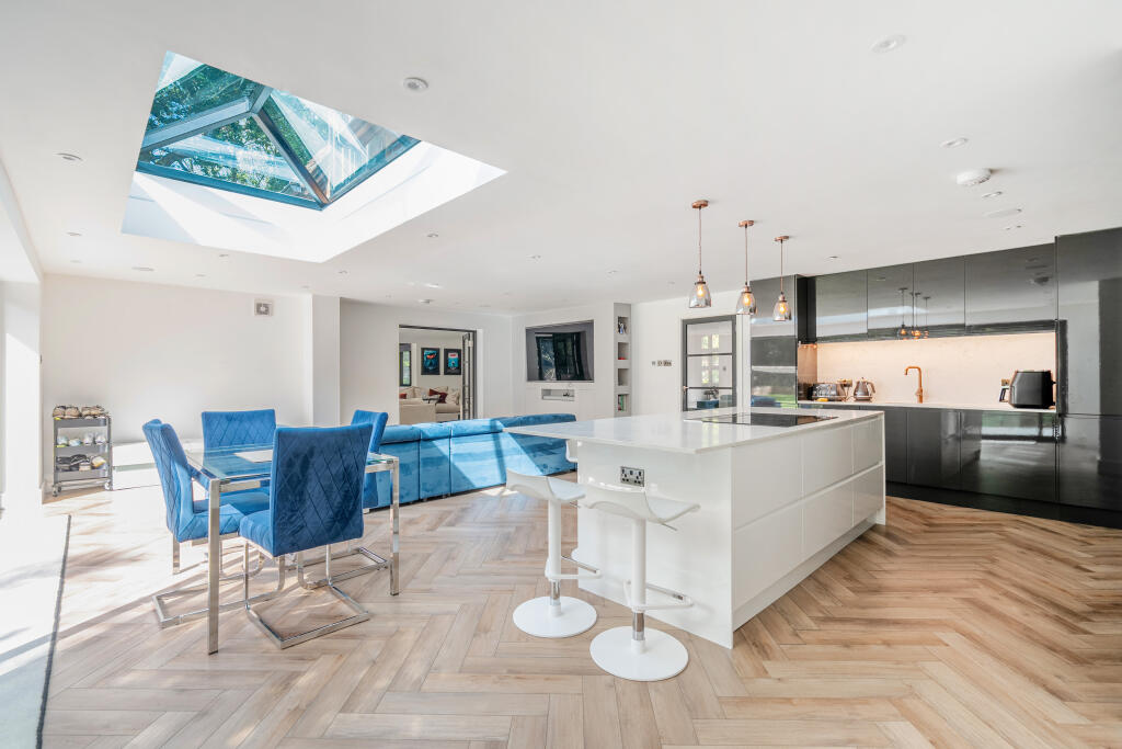 House in Elmbridge, Surrey - View 5