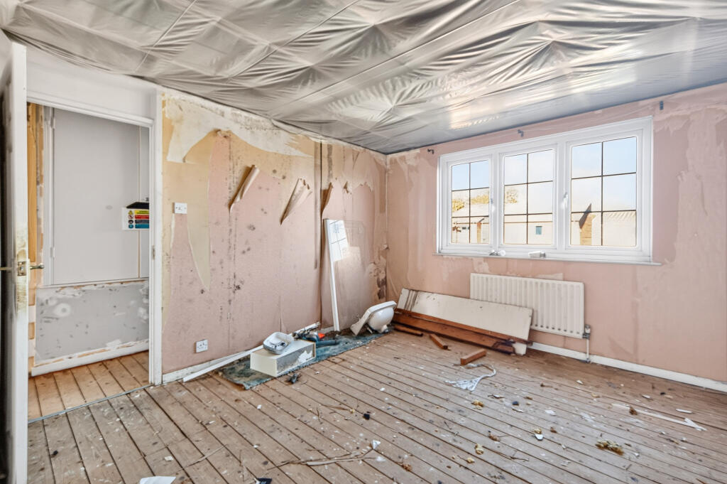 House in London, Gallows Corner, Harold Hill - View 4