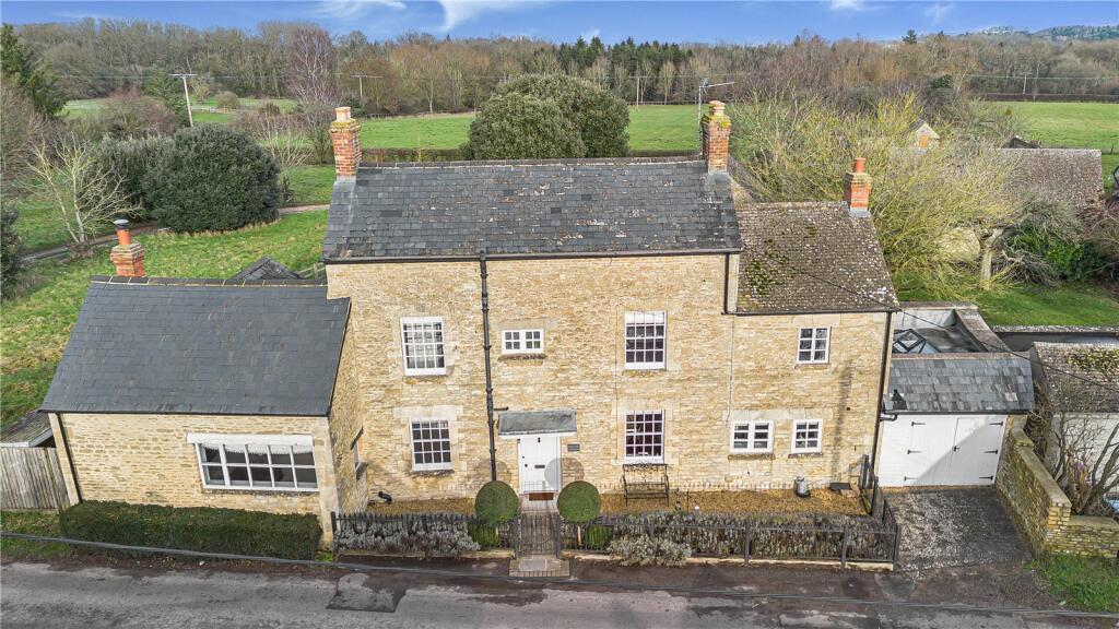 Main image of property: Pear Tree Cottage, Church Hanborough, OX29