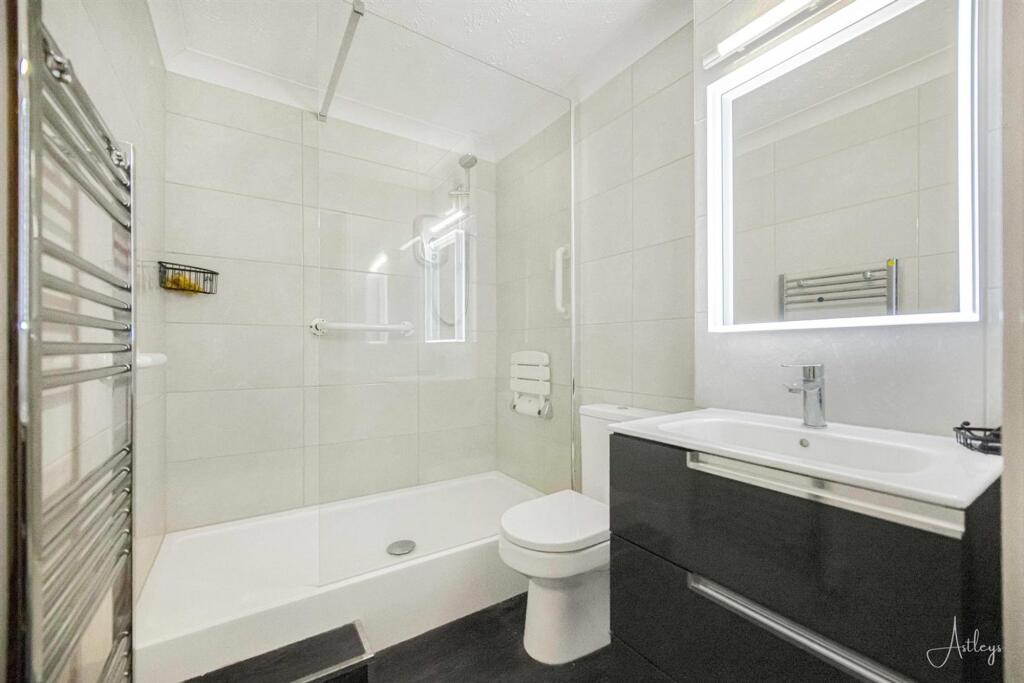 Apartment in Swansea, Castle - View 5