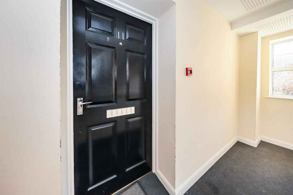 Apartment in Wolverhampton, West Midlands - View 6