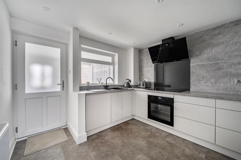 Ribstone Road, Maidenhead photo 3