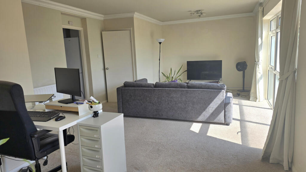Apartment in Bromley - View 5