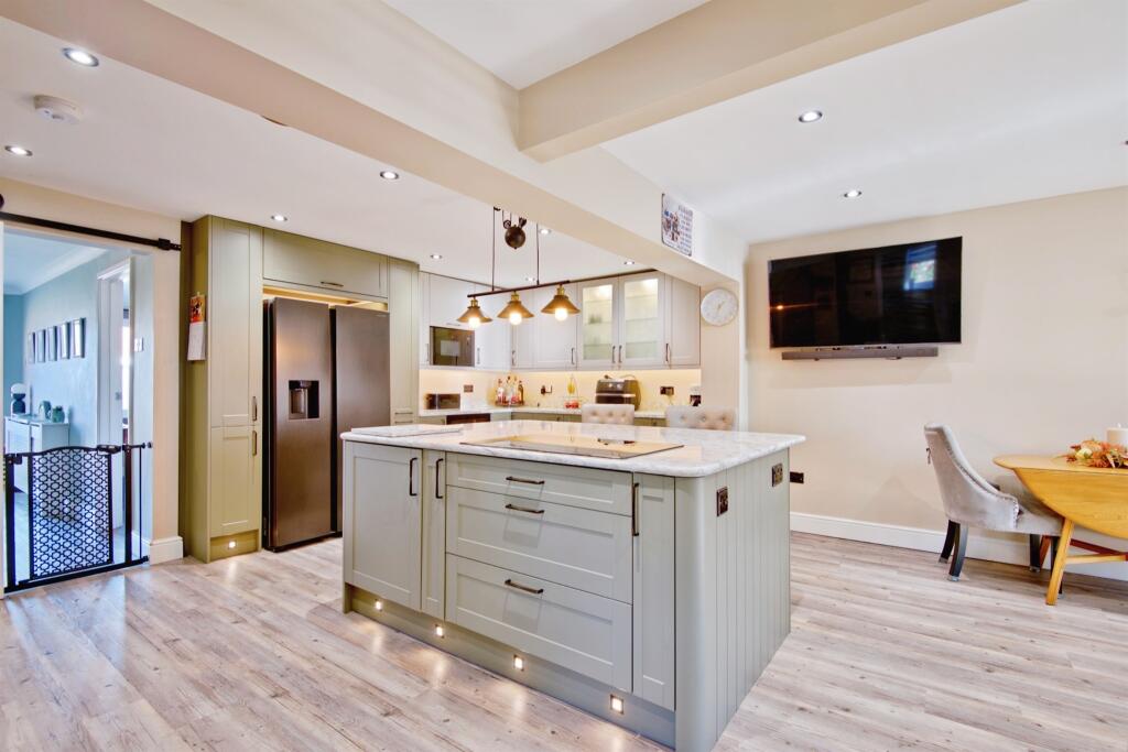 House in Colchester, Myland, Highwoods - View 4