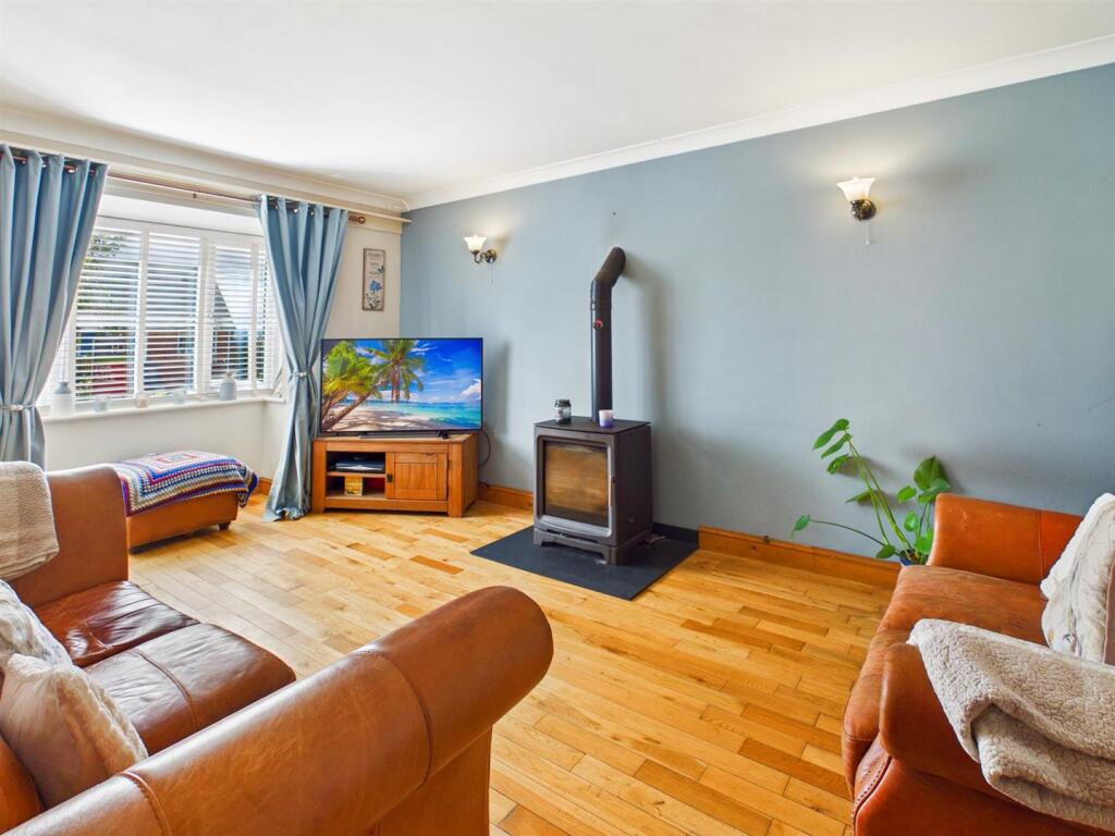 House in Welshpool, Bronybuckley - View 3