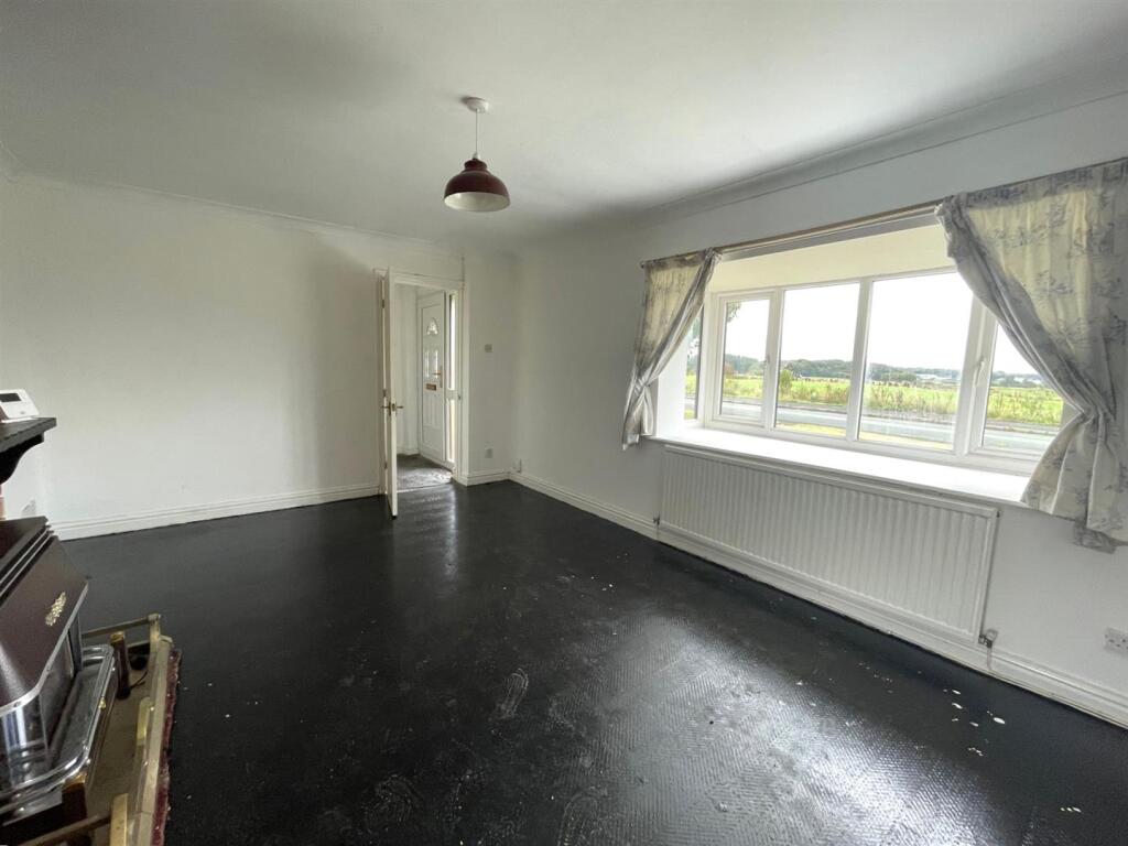 Lincoln Drive, Aspull, Wigan photo 4