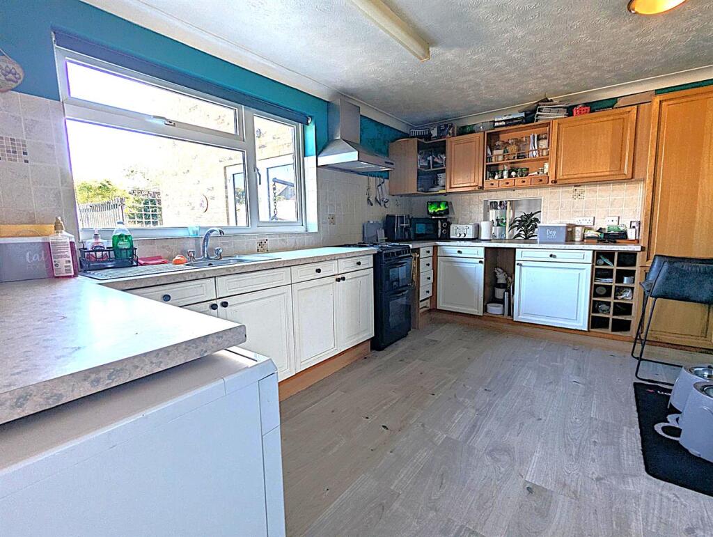 House in Shanklin, Isle of Wight - More