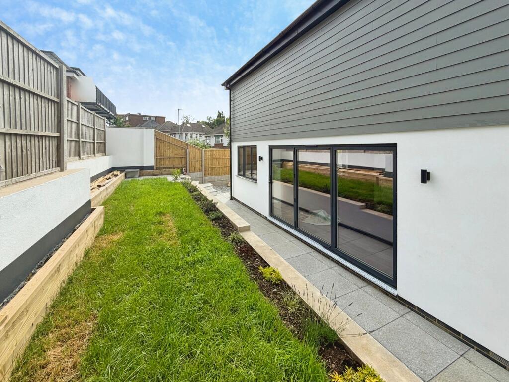 High Howe Lane, Bournemouth, BH11 photo 5