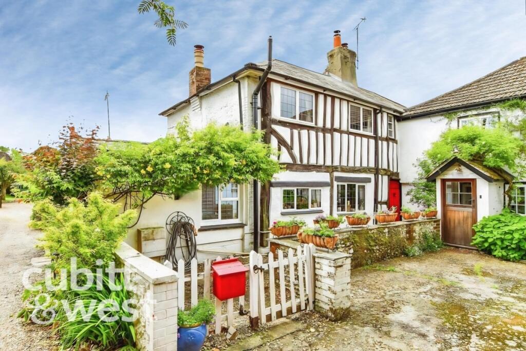 Main image of property: AVAILABLE WITH NO DEPOSIT Pond Lane Clanfield PO8