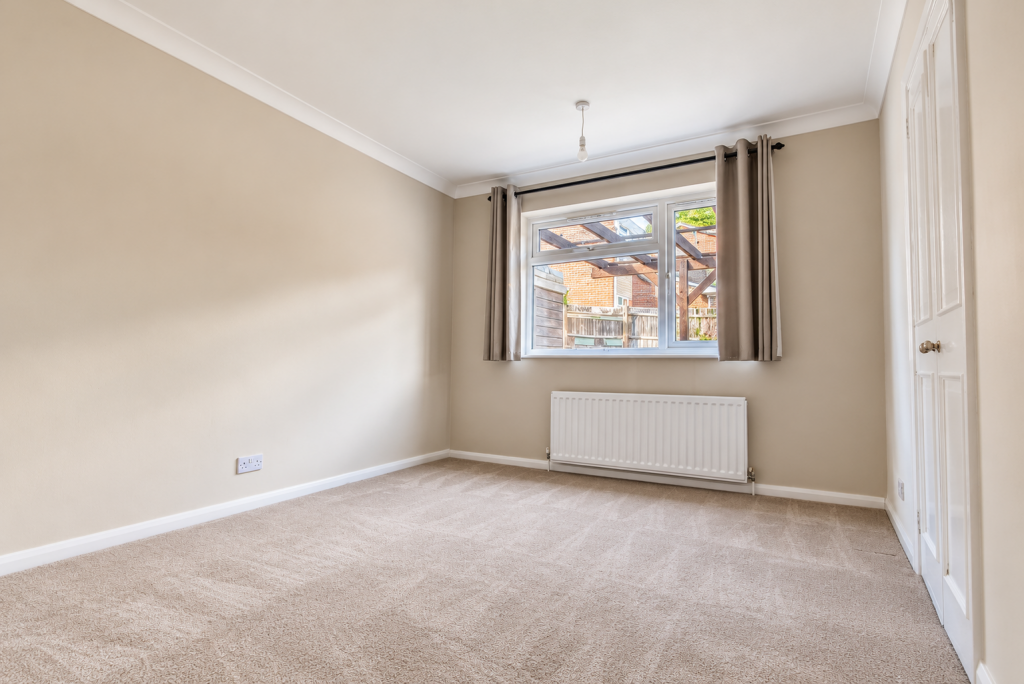 Cowdray Close, Bishopstoke, Eastleigh, Hampshire photo 4