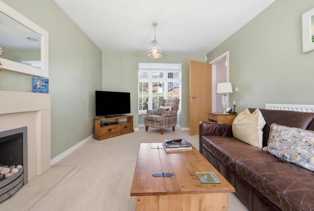 House in Chelmsford, Great Baddow - More