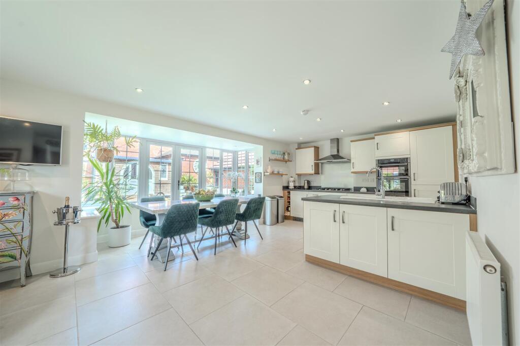 Limestone Drive, Barrow Upon Soar, Loughborough photo 4