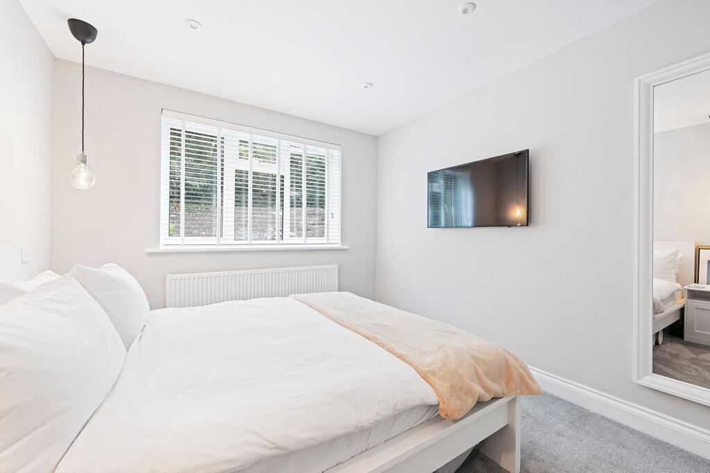 Apartment in Poole - View 5