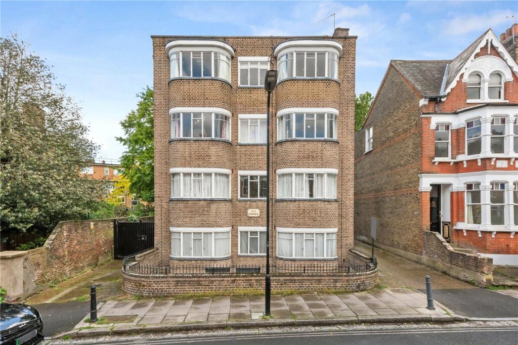 Main image of property: Clissold Crescent, London, N16