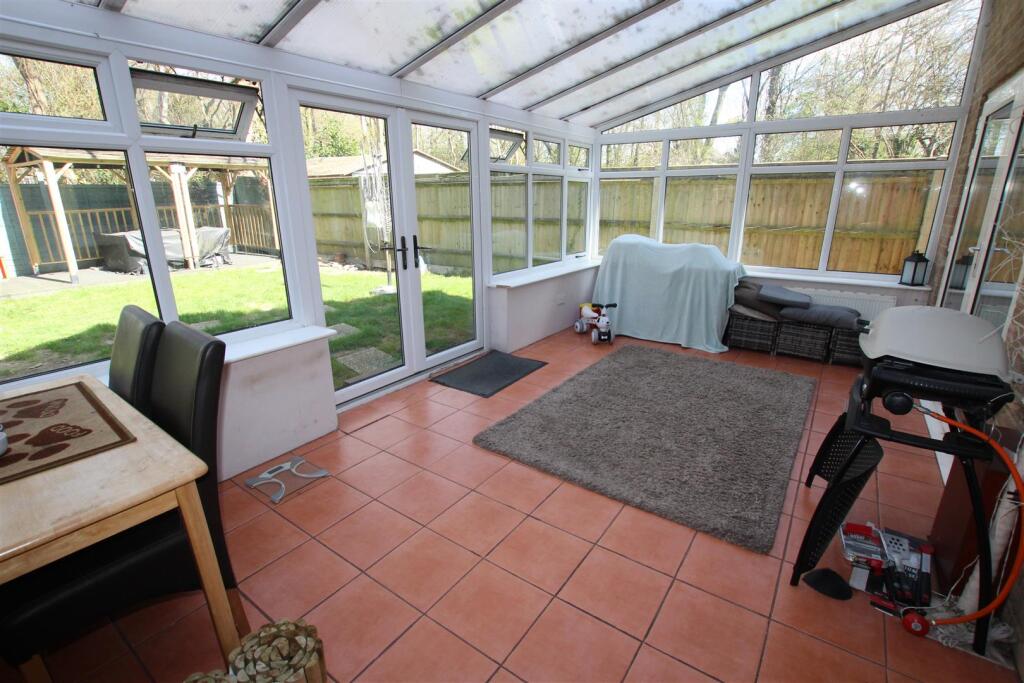 Denbigh Close, Eastleigh photo 4
