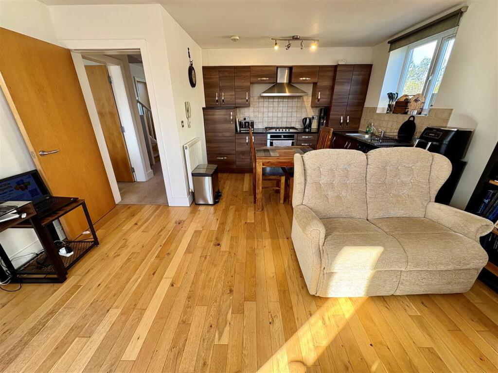 Additional image 5 of Whitehall Road East, Birkenshaw, Bradford