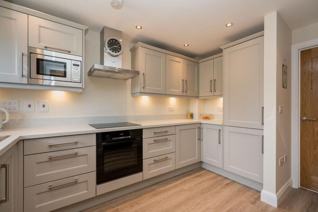 House in Luton - View 5
