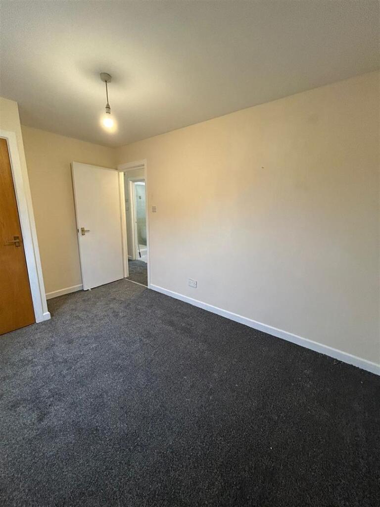 Additional image 2 of Three Bedroom Town Centre Apartment