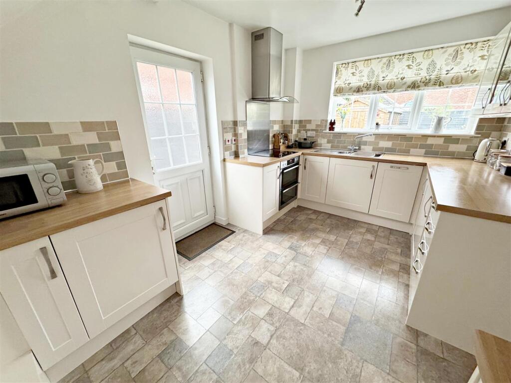 Gayton Road, Cleethorpes, N. E. Lincs, DN35 0HN photo 4