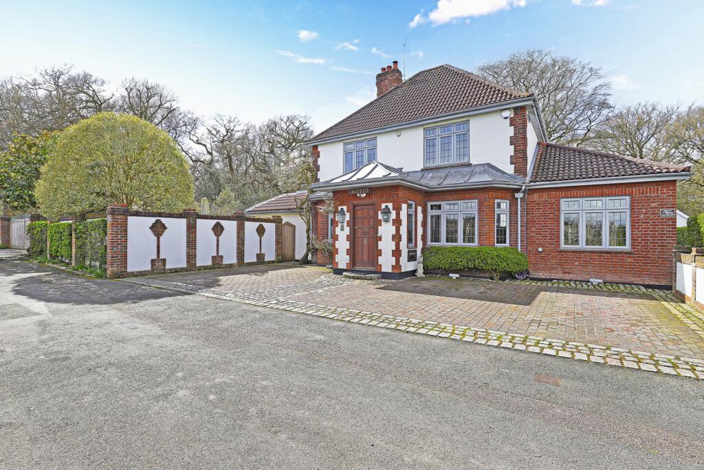 4-bed detached on Forest Glade, North Weald, CM16, £1,000,000