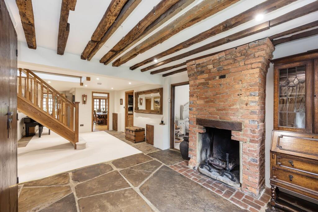 House in Horsham, Highwood - View 2