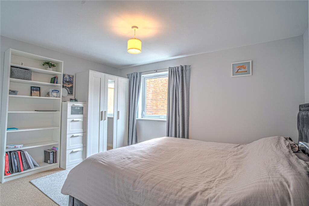 Apartment in Swindon - View 4