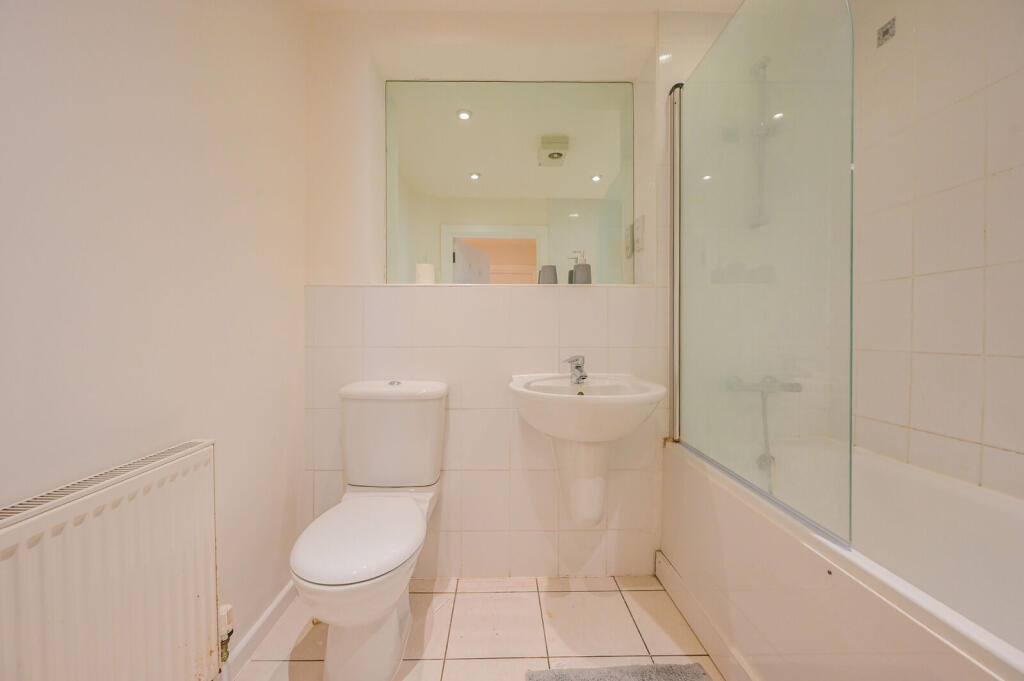Apartment in London - View 5