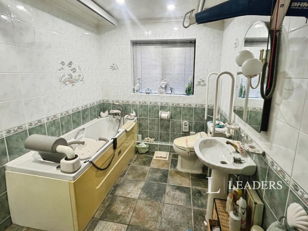 Sapphire Drive, Kirkby-in-Ashfield, Nottingham photo 3