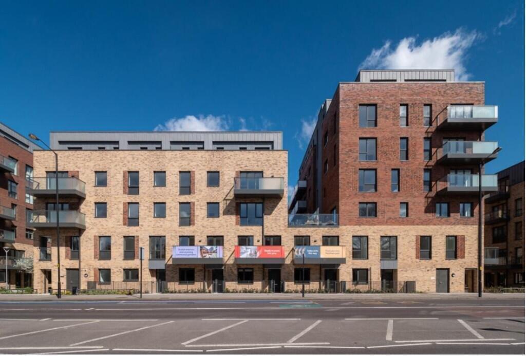 House in London - View 2