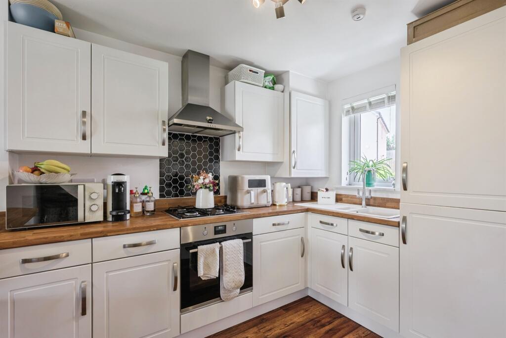 Drake Avenue, Ivybridge photo 4