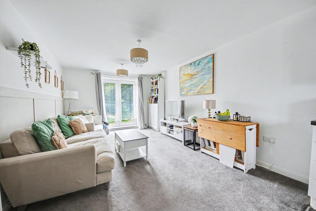 Apartment in Southampton - View 3