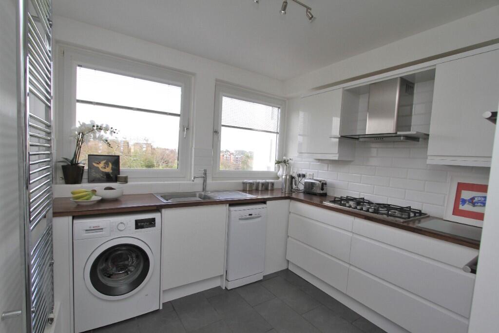 Compton Place Road photo 5