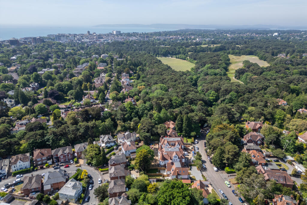 Meyrick Park Crescent, Bournemouth, Dorset, BH3 photo 4