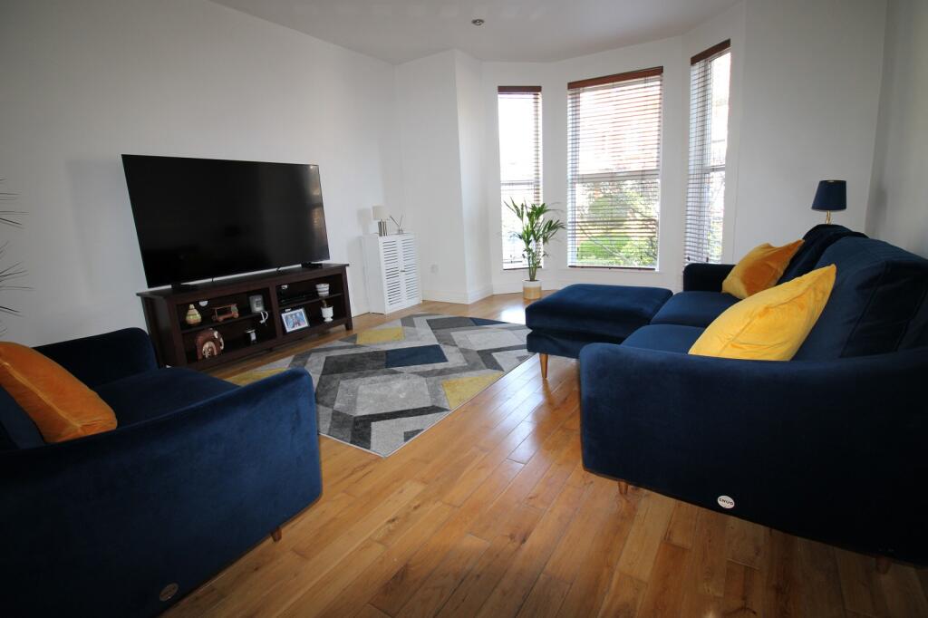 Apartment in Manchester, Whalley Range - View 4