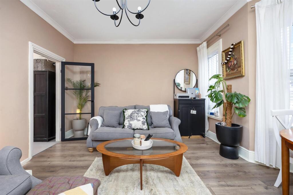 Apartment in Brighton - View 2
