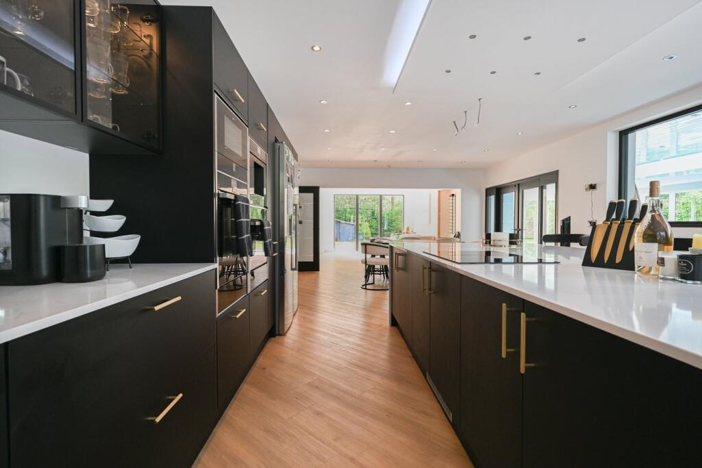 Avon Avenue, Ringwood, St Ives, BH24 - More