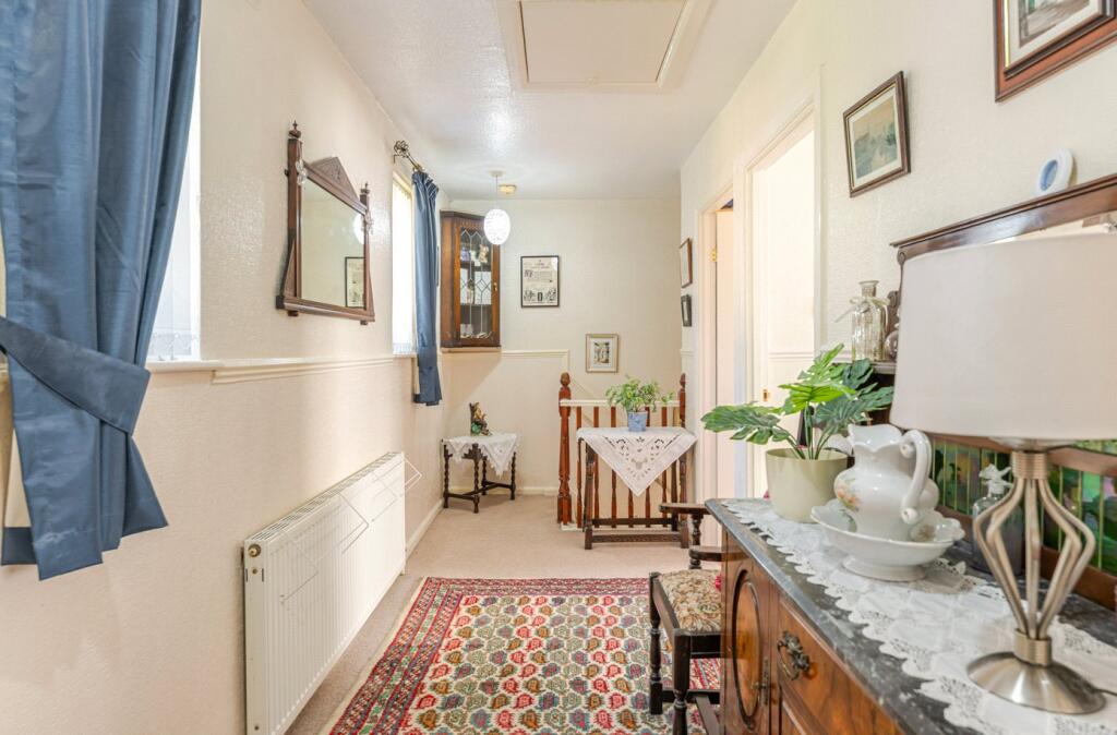 Newburgh Crescent, Warwick, Warwickshire, CV34 photo 4