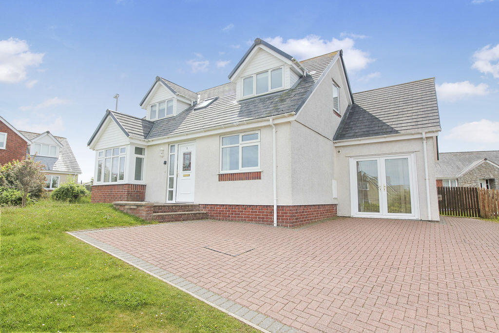 Main image of property: 5 Cae Derwydd, Cemaes Bay