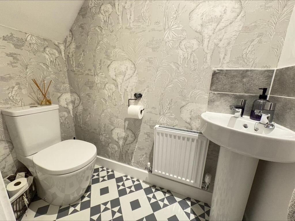 House in East Lindsey, Louth - View 3